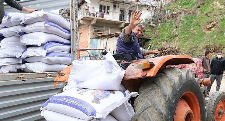 Aydın Büyükşehir Belediyesi’nden Üreticiye Yem Desteği