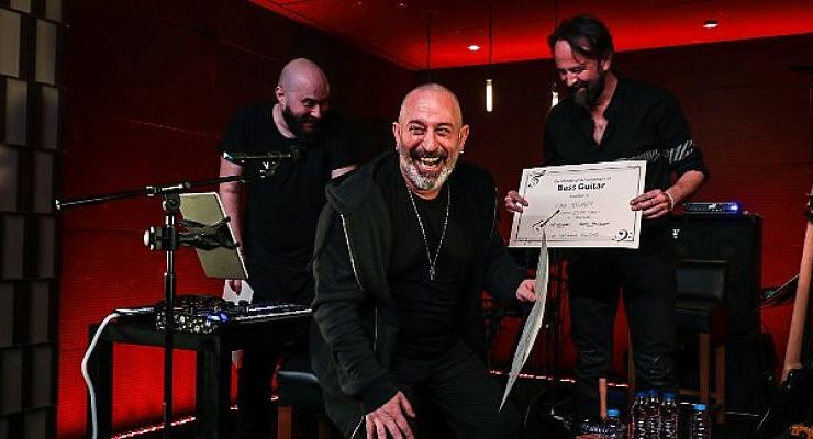 Can Şengün ile Sıkı Fıkı’nın İkinci Bölümünde Cem Yılmaz Herkesi Kahkahaya Boğdu!