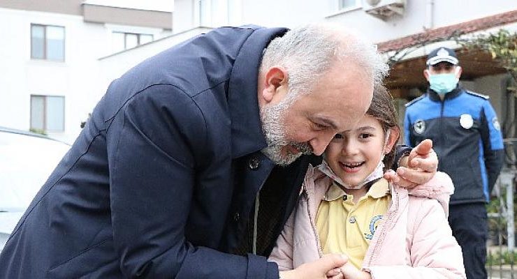 Çiftlikköy’de 2022’nin İlk İşyerleri Ruhsatları Başkan Silpagar’dan