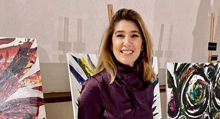 Ressam Dilek Uzunoğlu Örs’ün yeni eserleri “Divine” karma sergisinde!