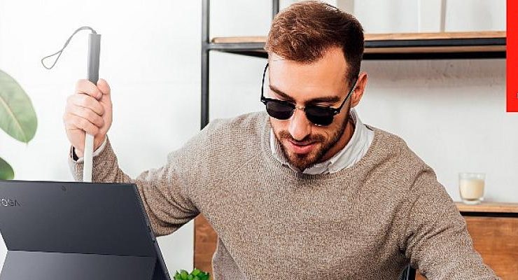 Türkiye’nin ilk “görme engelsiz bilgisayar markası” Lenovo oldu