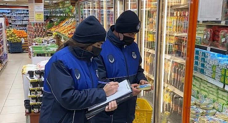 Üsküdar Zabıta Ekipleri Üsküdar’da Market Market Dolaşarak KDV İndirimi Denetimi Yaptı