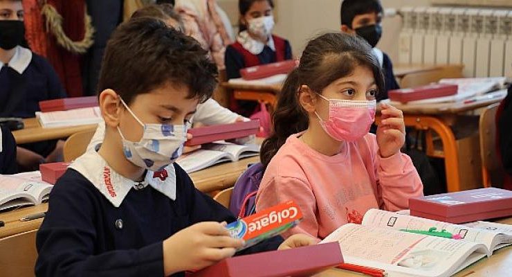 18 Bin Öğrenciye Ücretsiz Ağız Bakım Seti Dağıtıldı