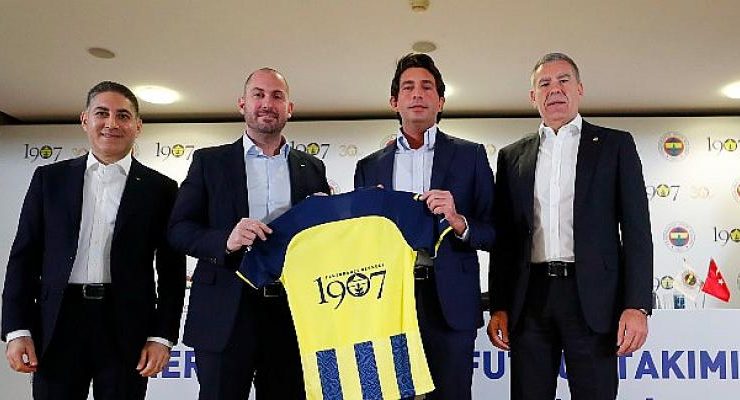 1907 Fenerbahçe Derneği’den   Fenerbahçe Kadın Futbol Takımı’na Destek