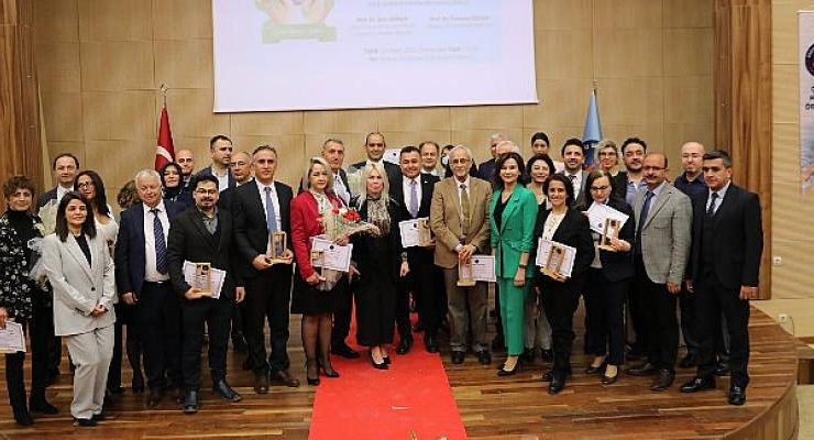 Akdeniz Üniversitesi’nden Başkan Danışmanı’na özel ödül