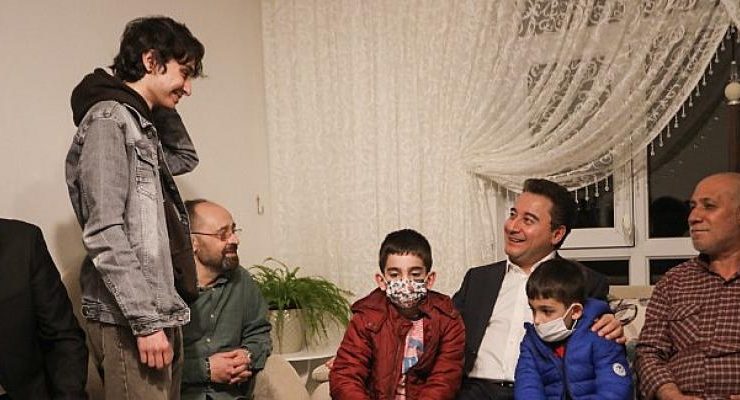 Ali Babacan: ‘Basın ve sivil toplum kuruluşları eleştirecek ki hükûmet yanlışlarından dönsün’