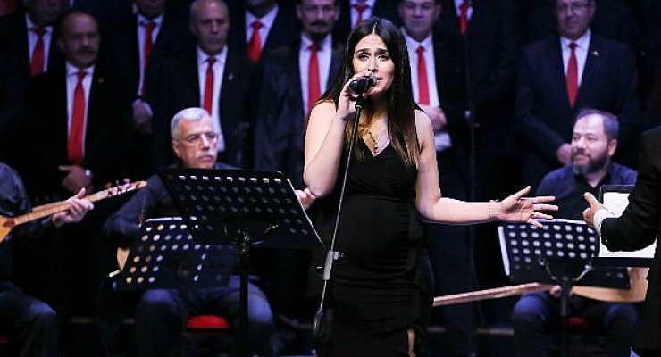 Aydın Büyükşehir Belediyesi Korosu Türküleri +1 Farkla Seslendirildi