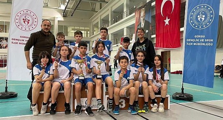Badminton Akademi Meyvelerini Veriyor