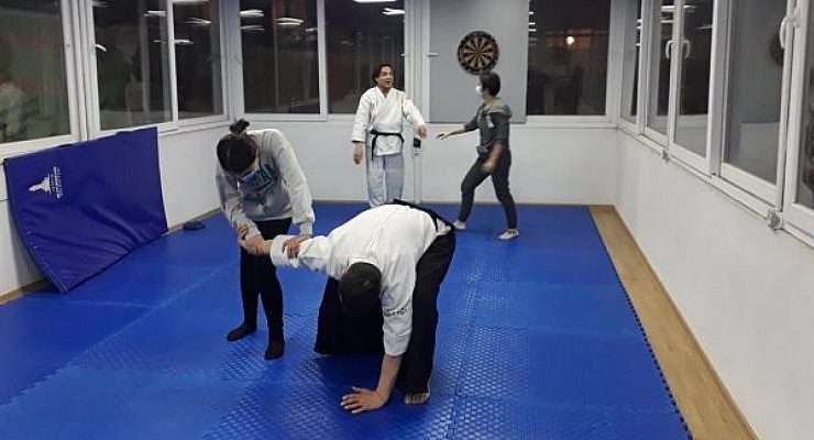Bostanlıspor’dan Kadına Şiddet için kadınlara ücretsiz savunma sporu!