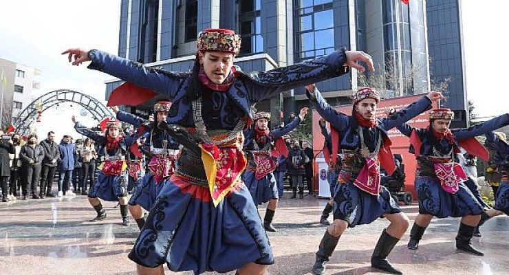 Buca İstiklal Marşı için tek yürek