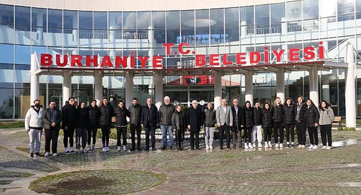 Burhaniye Belediyespor Kadın Basketbol Takımı 1. Lig Yolcusu