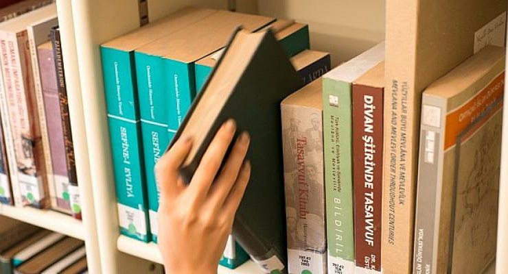 Çevrimiçi Etkinlik: “Evde Kitaplık Düzenleme Atölyesi”