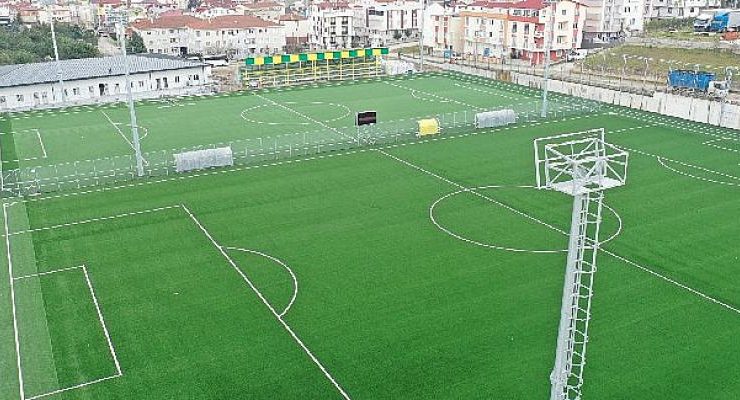 Darıca Nene Hatun Stadı’ndaki doğu sahasının çimleri de tamam