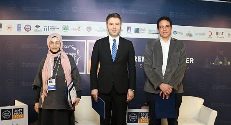 ”Edebiyatçı olarak pandemi kelimesini kullanmamaya çalışıyorum”
