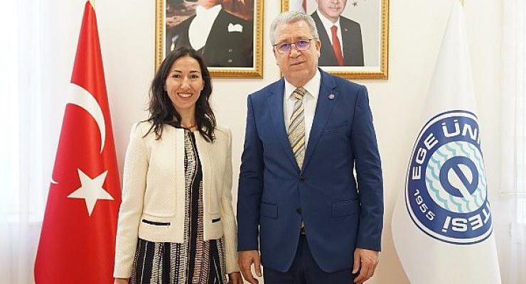 Egeli akademisyen Dr. Karaca Uğural “Türkiye’nin Gelecek Vadeden Kadın Girişimcisi” oldu