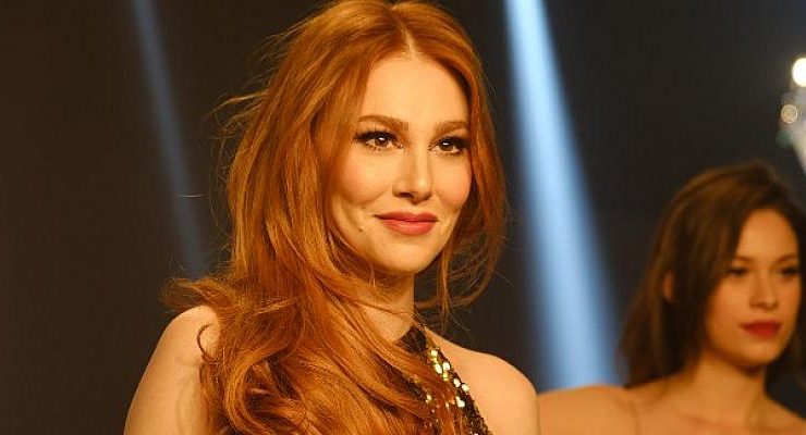 Elçin Sangu Molped için bir kez daha kamera karşısına geçti