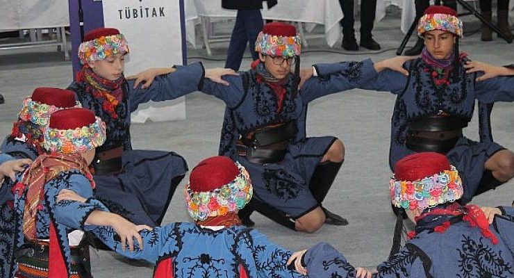 EÜ’de “TÜBİTAK 53. Lise Öğrencileri Araştırma Projeleri İzmir Bölge Yarışması Sergisi”nin açılışı yapıldı