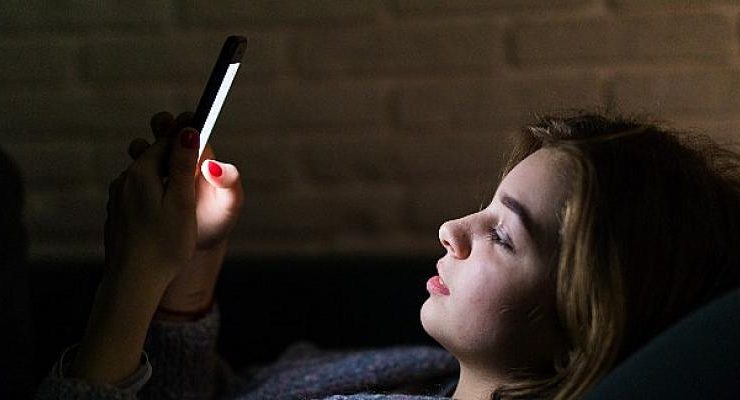 Günde 4,8 saat telefondayız