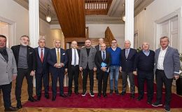 İzmir kulüplerine 30 milyon liralık destek daha