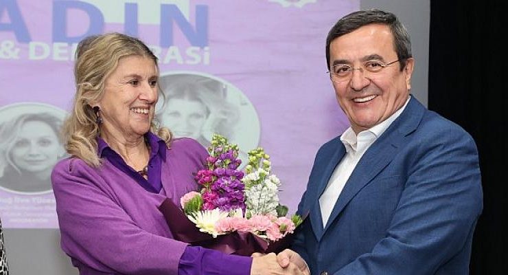 Kadın Hakları ve Demokrasi Konak’ta konuşuldu
