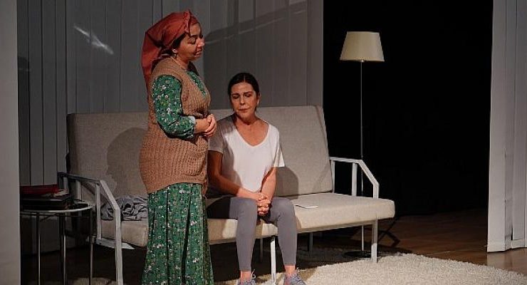Kadın Oyunları Festivali Dünya Tiyatro Günü Bildirgesi’nin Okunmasıyla Sona Erdi