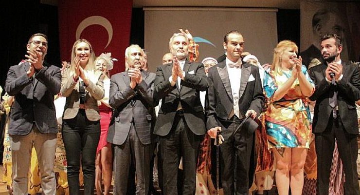 Karşıyaka’da ‘Bir Ulusun Doğuşu’ canlandırıldı