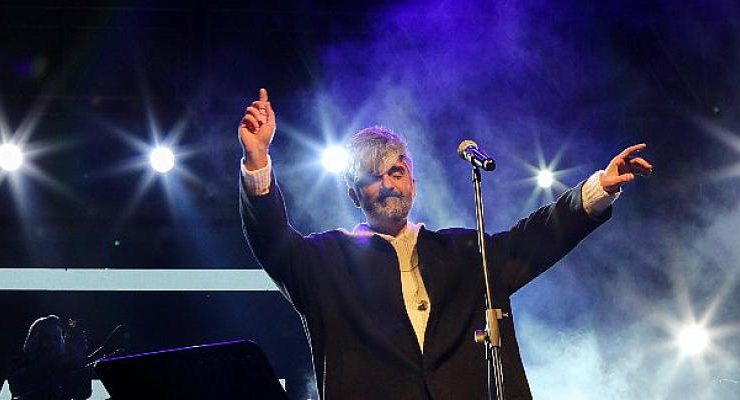 Manuş Baba Van’da Sevenleriyle Buluştu