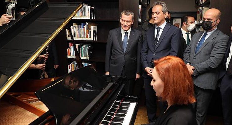Milli Eğitim Bakanı Özer’den Zeytinburnu’na “Güzel Sanatlar Lisesi” Müjdesi