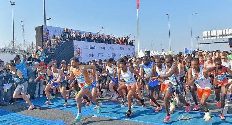 N Kolay 17. İstanbul Yarı Maratonu’nda start verildi