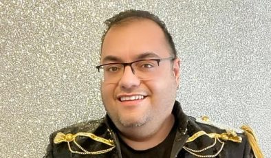 Okan Boyar “Dolma” isimli şarkısıyla ödül aldı
