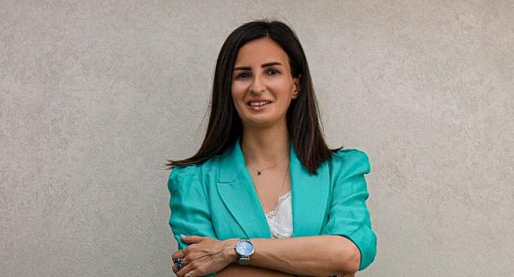 Sezen Aksu, ‘’Kardelen”lerin Eğitimine “Sizin Öykünüz” Kitabında Vurgu Yaptı
