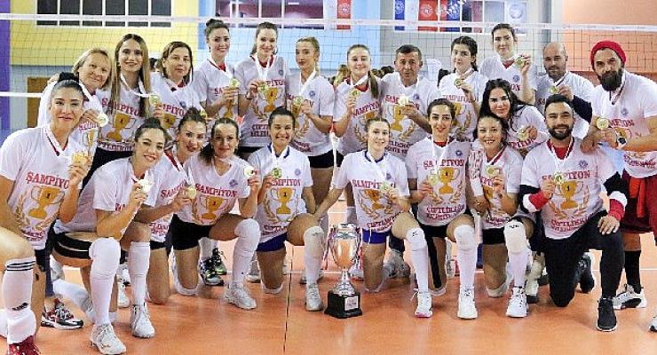 Sultanlar Şampiyonluk kupasını Çiftlikköy’e getirdi