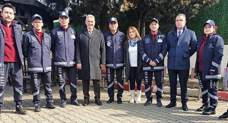 Türkiye’nin ilk ve tek sağlık personelinden oluşan MAKE EKİBİ ( Medikal Araştırma Kurtarma Ekibi) Deprem anı ve tahliye tatbikatı’nda öğrencilerin yanındaydı.