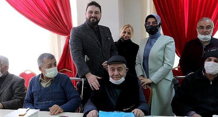 Vali Bilmez Yaşlılarla Bir Araya Geldi