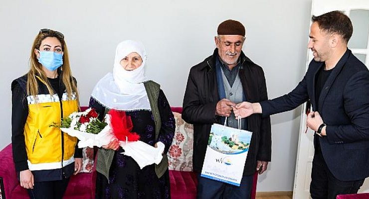Van Büyükşehir Belediyesi Yaşlıları Yalnız Bırakmadı