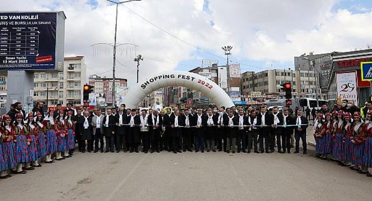 Van Shopping Fest Renkli Görüntülerle Başaladı