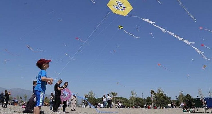 22. Edremit Uçurtma Şenliği Yapıldı