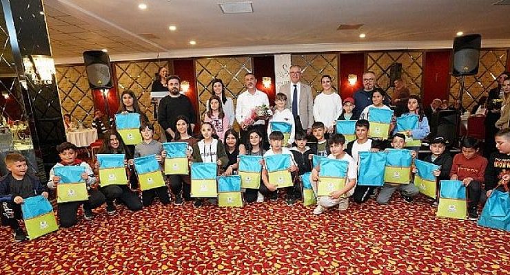 7 ilden 135 çocuğun katıldığı 23 Nisan Çocuk Şenliği başladı