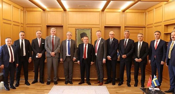 Başkan Böcek büyükelçi ve konsolosları ağırladı