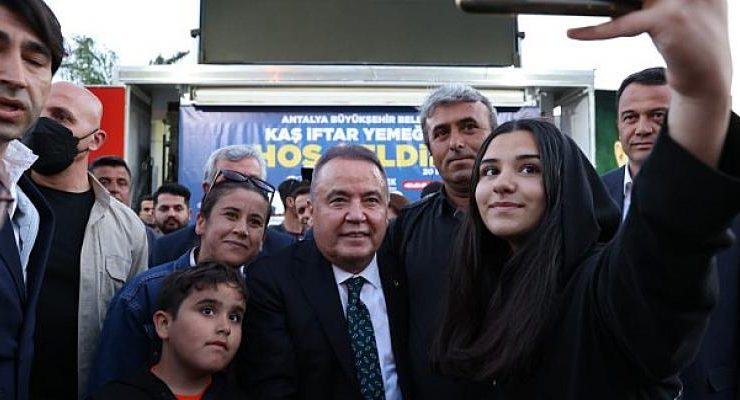 Başkan Böcek Kaş’ta muhtar ve STK temsilcileriyle buluştu