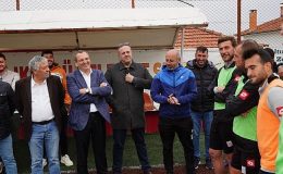 Başkan Mesut Ergin’den Ayvalıkgücü Belediyespor Antrenmanına Motivasyon Ziyareti