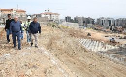 Başkan Selvitopu, Atatürk Gençlik ve Spor Merkezi inşaatını inceledi