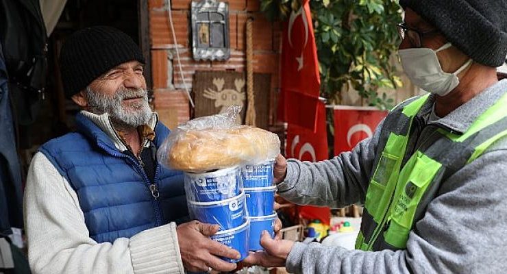 Büyükşehir’den hayat kolaylaştıran yemek hizmeti  2 öğün, 3 çeşit yemek kapılarınateslim ediliyor