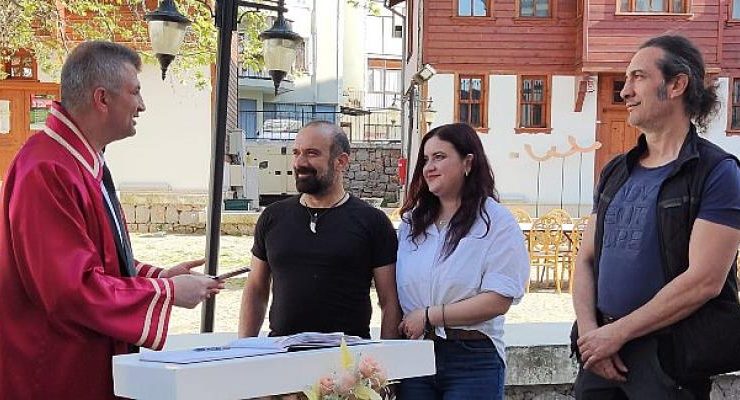 Devlet Sanatçısı Gölcük’te Dünya Evine Girdi