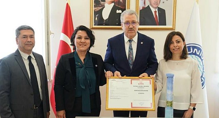 Egeli bilim insanlarından ruha dokunacak buluş “SİA Enstrümanı”