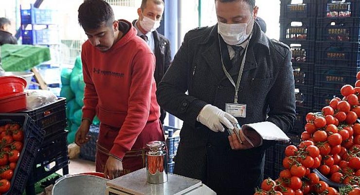 Ekipler Kapalı Pazar Yerinde Denetim Yaptı