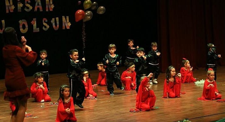 Emin Eller Gündüz Bakımevi öğrencilerinden coşkulu 23 Nisan kutlaması