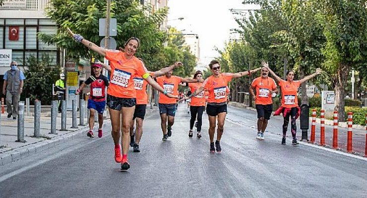 Hem maraton, hem festival
