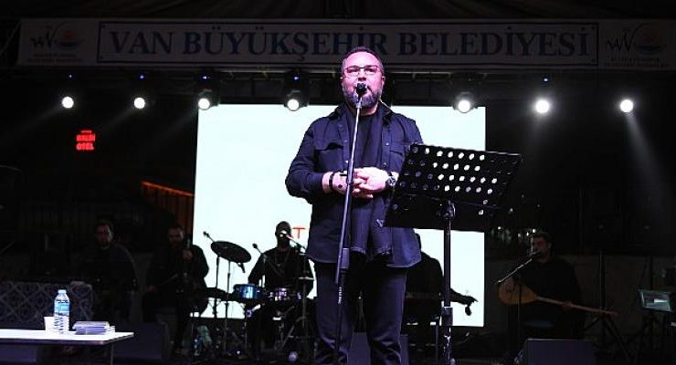 İlahi Sanatçısı Mustafa Cihat Vanlılarla Buluştu