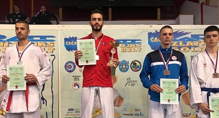 Kağıtsporlu karateciler Golden Belt’den 4 madalya çıkarttı